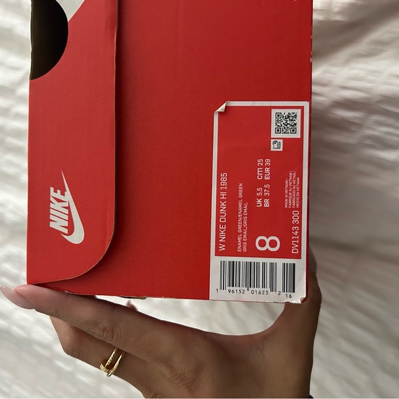 Selling all designer shoes; Dior, ysl, Yeezy, Nike, Gucci - Picture 12 of 16